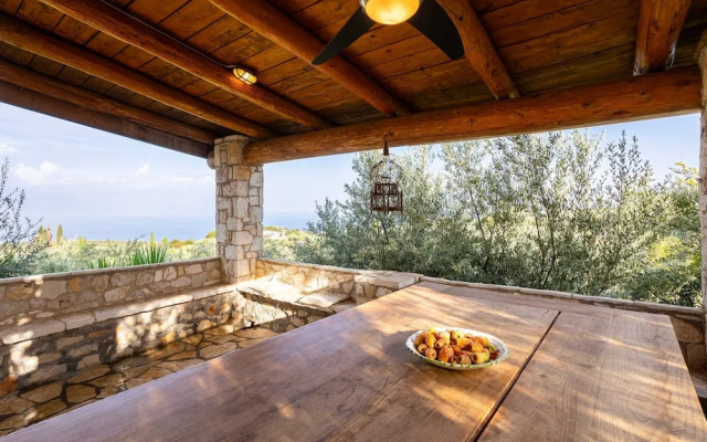 Stone Farmhouse in Groves - Sea Mountain Views