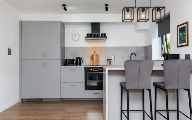 2bedroom Apartment-free Parking