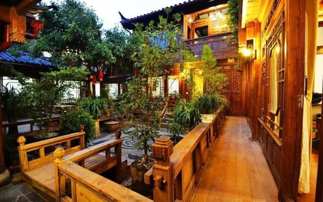 Lijiang Yiran Ethnic custom Viewing Inn