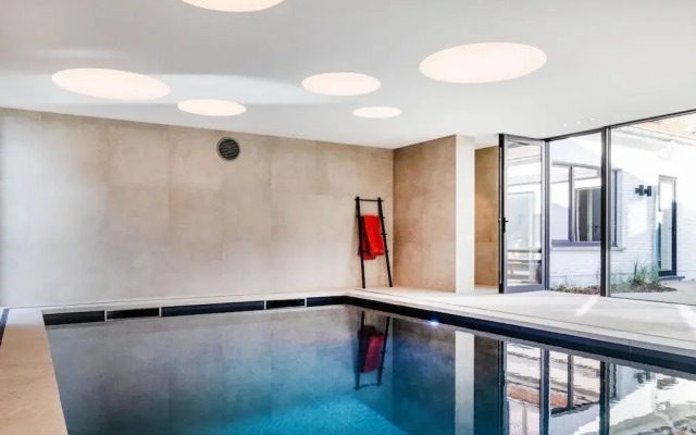 Nice Villa in Koksijde With Indoor Pool
