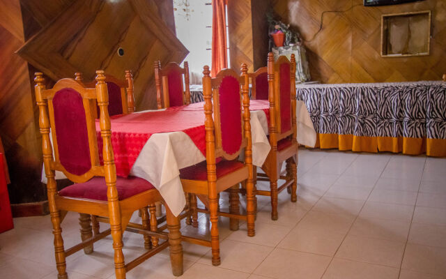 Hotel Genevieve
