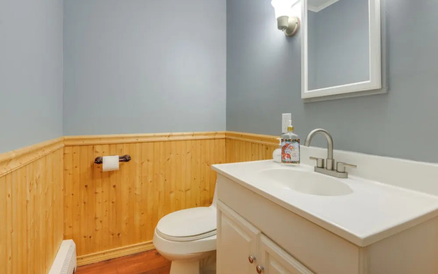 Ski, Golf & Hike: Spacious Dover Retreat!