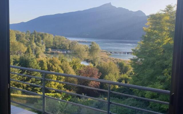 Petit Studio Dans Villa Bord De Lac