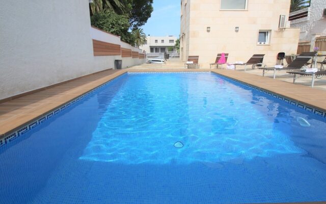 Attractive Holiday Home in Empuriabrava near Beach
