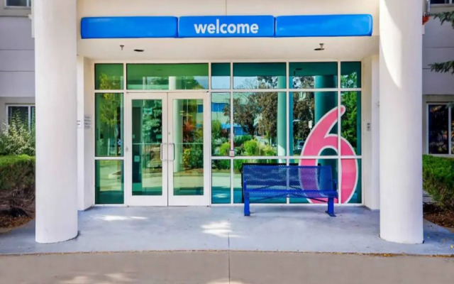 Motel 6 Burlington, ON - Toronto West - Oakville