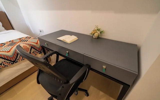 Tyms Stylish 3BR 2BA Apt Xujiahui Shops