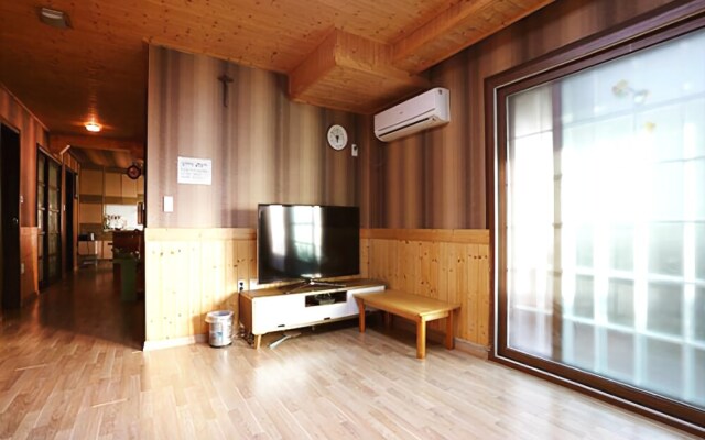 Ganghwa Momo's Garden Pension