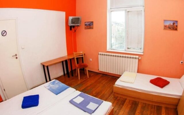 Ivani Hostel and B&B