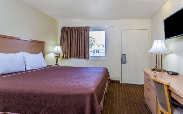 Motel 6 Riviera Beach, FL