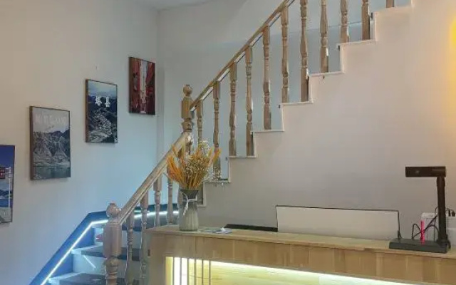 Kashgar Ancient City Qiangweishijv Homestay