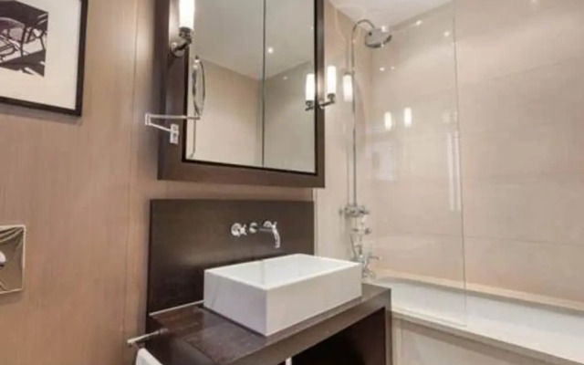 3-bdr Magnificent Harrods Knightsbridge Apartment