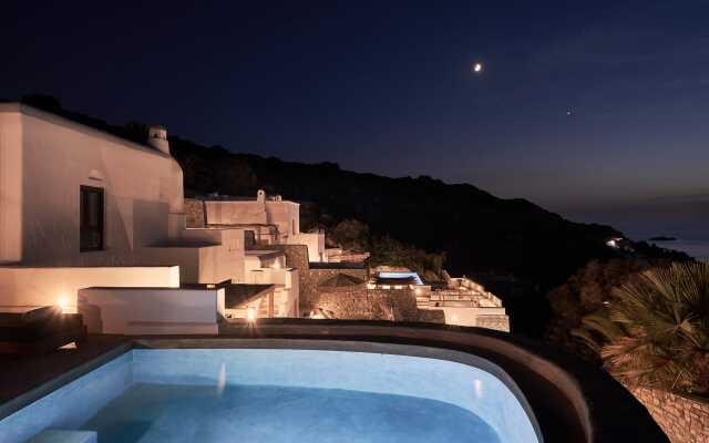 Monogram Travel Naxos
