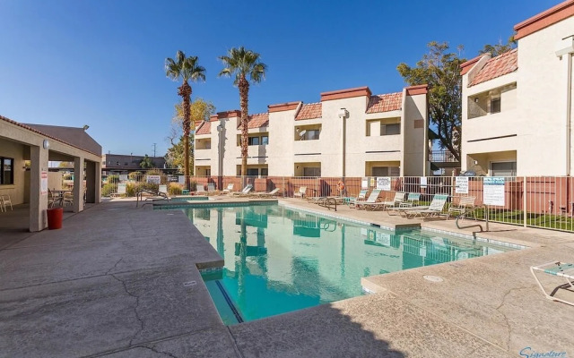 Cliffs in Surprise By Signature Vacation Rentals
