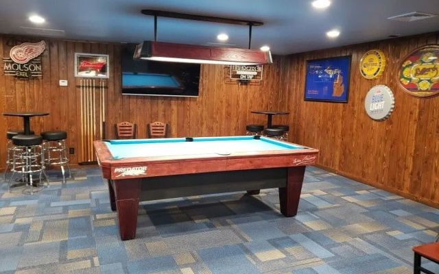 Sunset Motel at Armand's Gardens