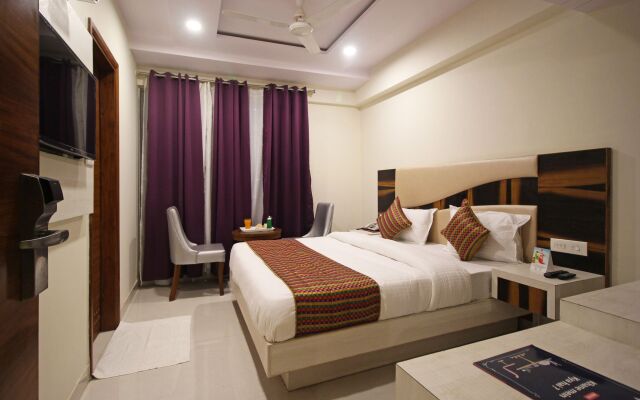 OYO 8248 Hotel Shanti Plaza