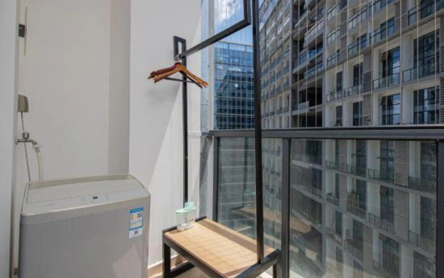 Qing shi guang apartment(greenland Central Plaza store)