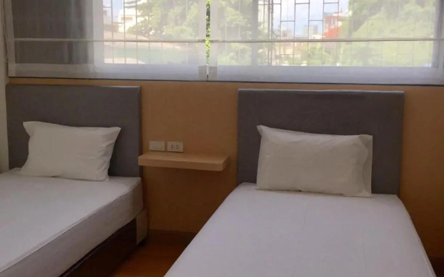 Nine Place Sukhumvit 40 - Hostel