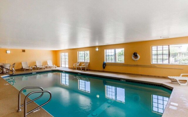 Comfort Inn & Suites Surprise Near Sun City West