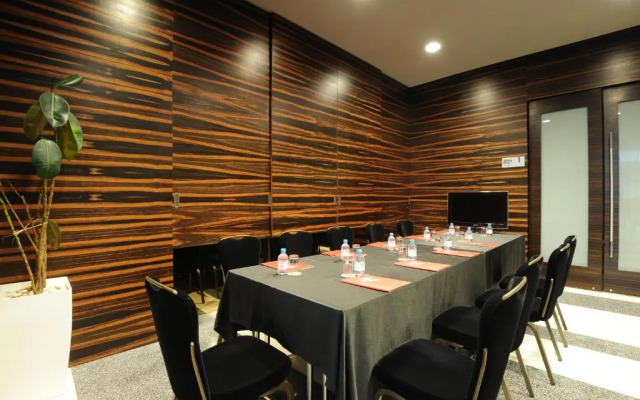 Empire Suites