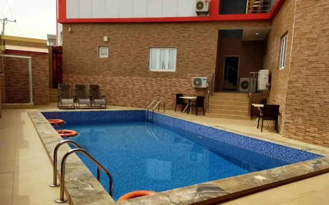Alim Royal Hotel & Suites
