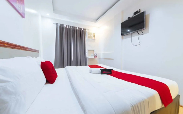 RedDoorz Plus Near SM Lanang Davao