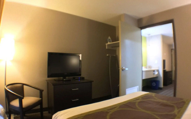 Super 8 by Wyndham Kapuskasing
