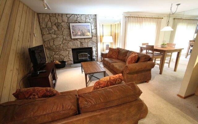 Snowcreek III 441 Pet-Friendly, BBQ Grill, Updated and On the Snowcreek Meadow by RedAwning