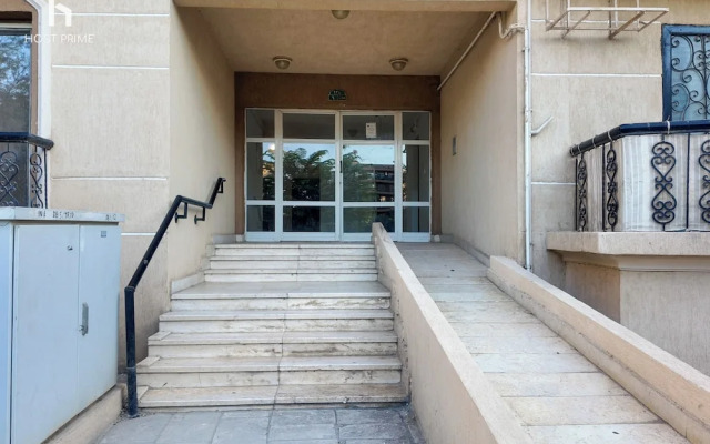 Grand Stay Apartment in Rehab City