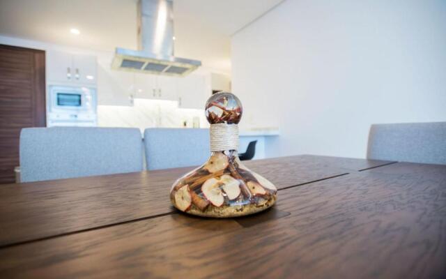 Real View Towers W208 by Casago