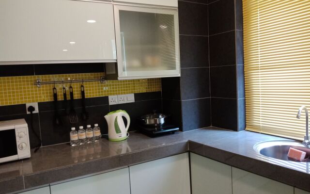 Lemon8 Hotel Apartment