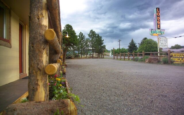 The Cedaredge Lodge
