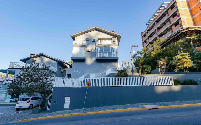Duplex a 150 metros da Praia de Bombinhas