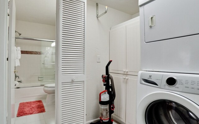 Runaway Bay Resort by BBG