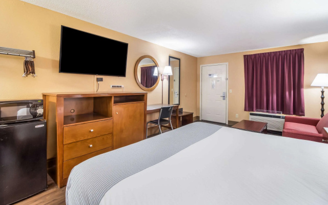 Econo Lodge Selmer