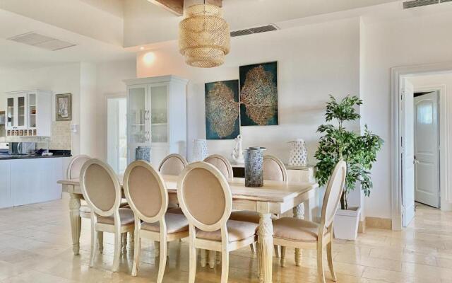 Beachfront Luxury Pent-House at Aquamarina, Cap Cana