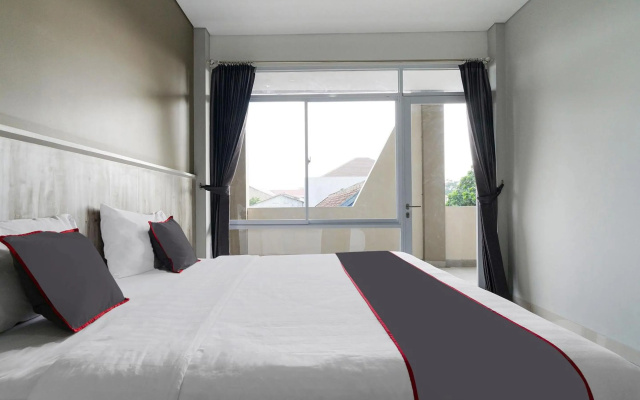 Capital O 1898 Louise Place – Guest Rooms – Cianjur