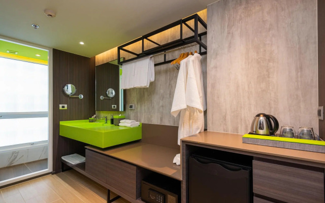 Maitria Hotel Rama 9 Bangkok Hotel