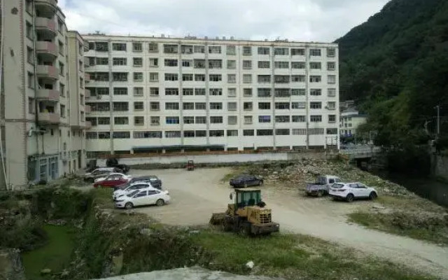 Yajing Theme Hotel