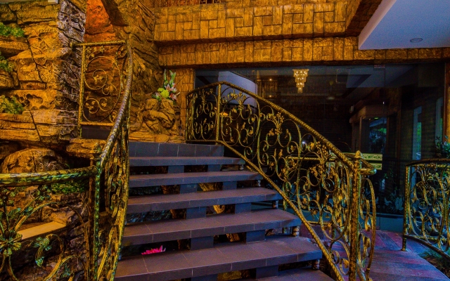 OYO 90134 K Garden Hotel