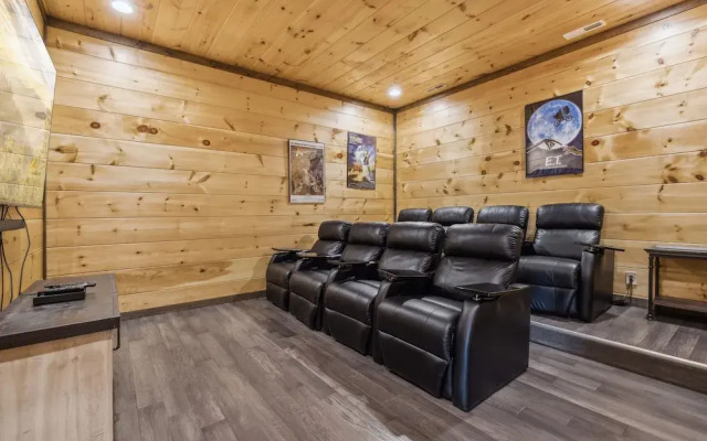 Eden Of The Smokies 5 Bedroom Cabin