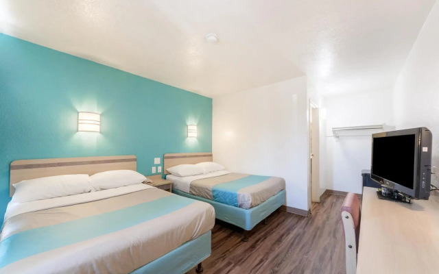 Motel 6 Del Rio, TX