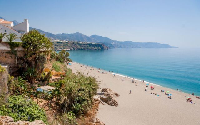 Apartamentos Carabeo Canovas Nerja