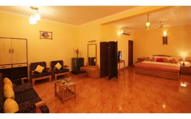 Alcove Beach Resort