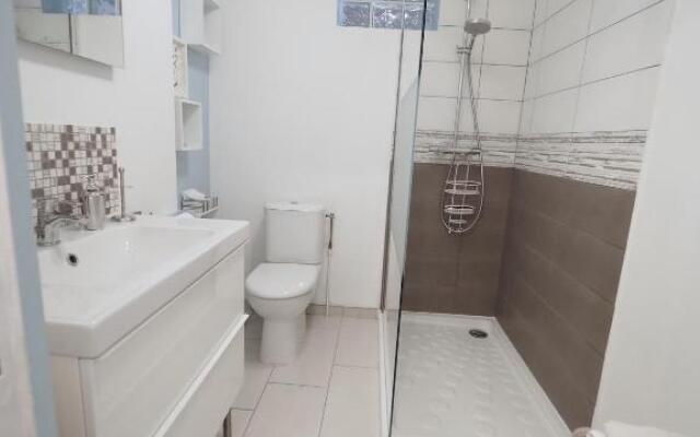 NOUVEAUTE 2022: Appartement face aux Thermes CALLOU avec Parking