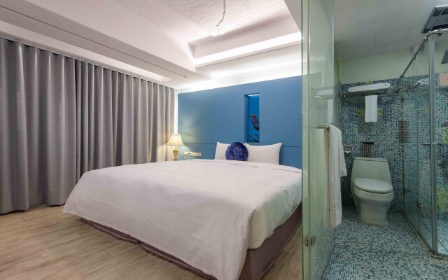 Liz Hotel