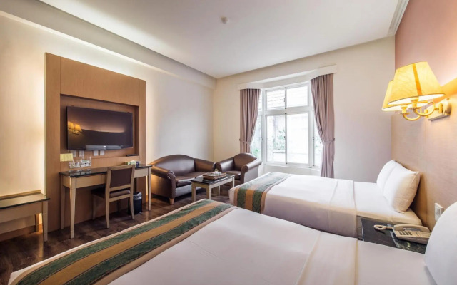 Travel Road Hotel