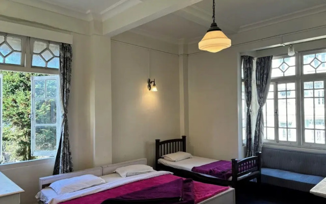 Pineridge Hotel