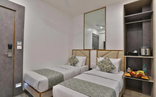 OYO Rooms Near Station Gulambaba Road 2