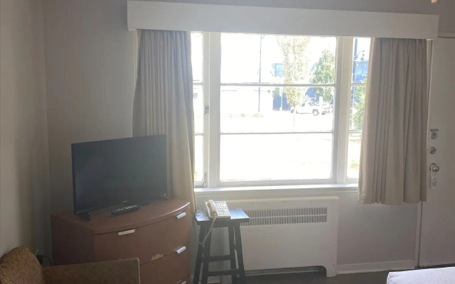 2400 Motel