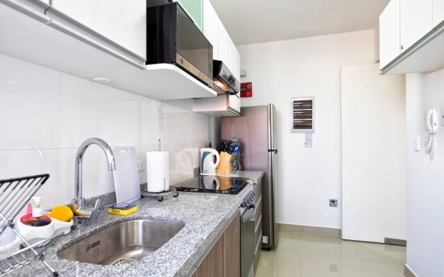 Ur Place Rentals - Modern 3bdrm, Swimming Pool And Gym